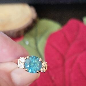 10kt Gem Stone Ring Size 8